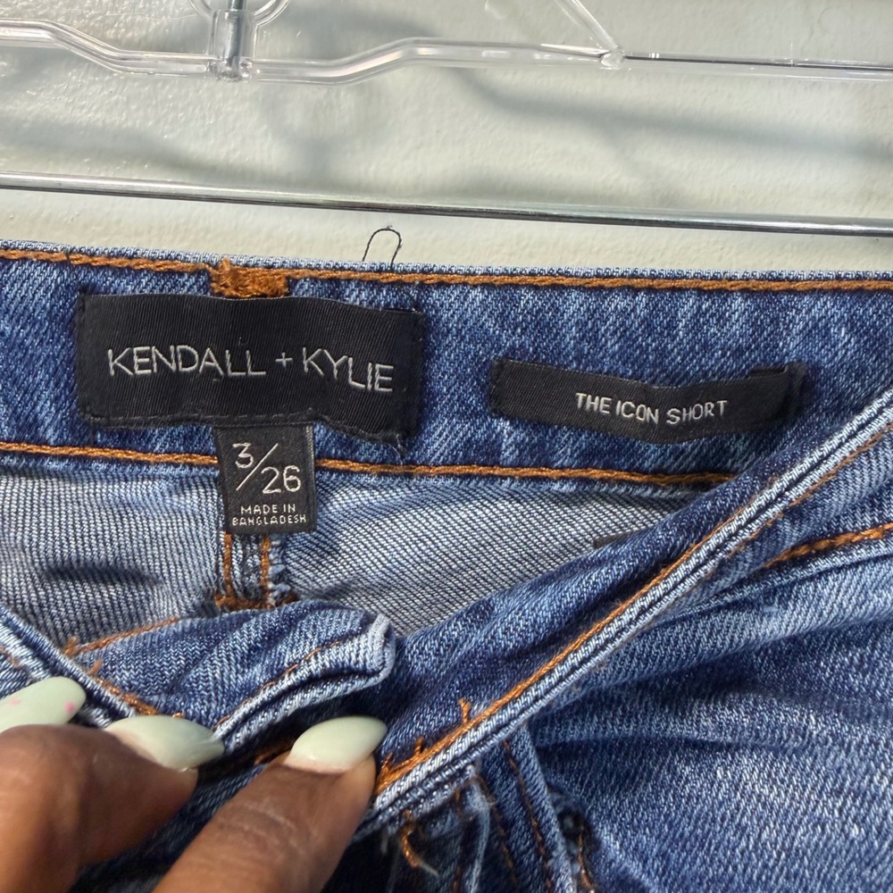 Kendall + Kylie The Icon Short Distressed Denim Cut Off Jean Shorts Size 3/26 - Picture 2 of 7